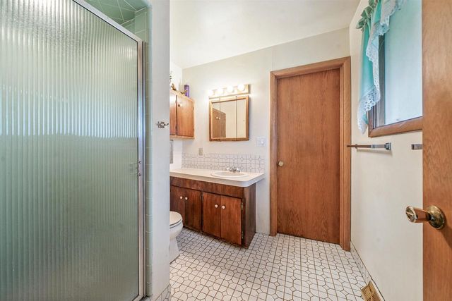 1530 W 7TH AVENUE, Oshkosh, WI 54902