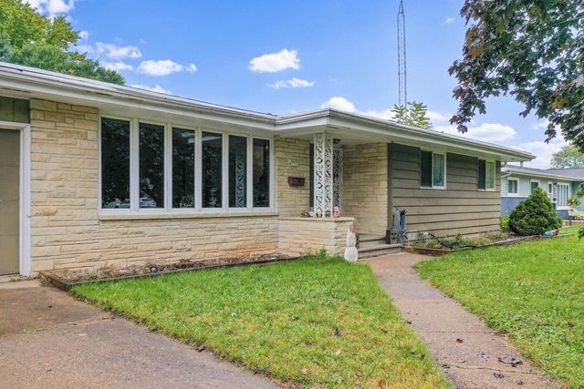 1530 W 7TH AVENUE, Oshkosh, WI 54902