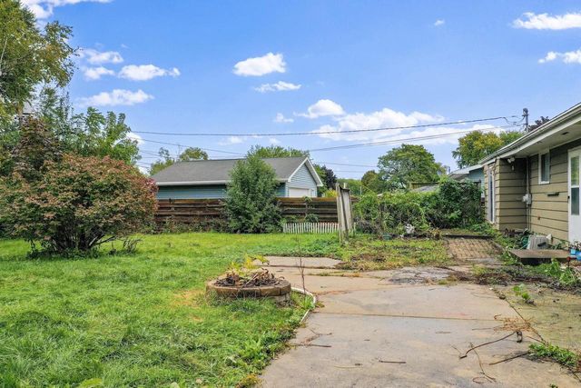 1530 W 7TH AVENUE, Oshkosh, WI 54902