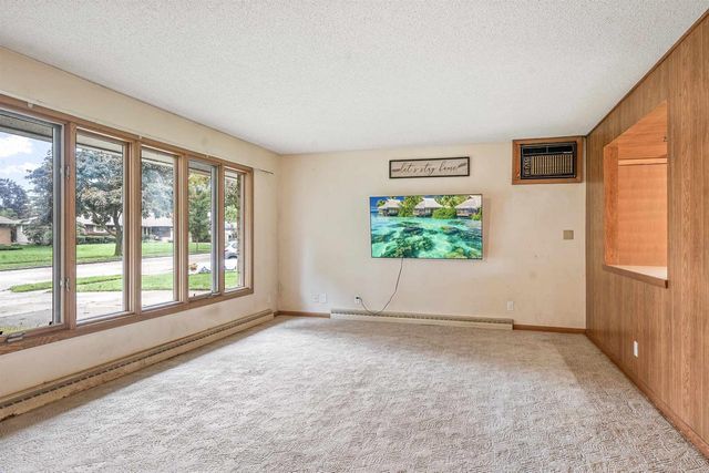 1530 W 7TH AVENUE, Oshkosh, WI 54902