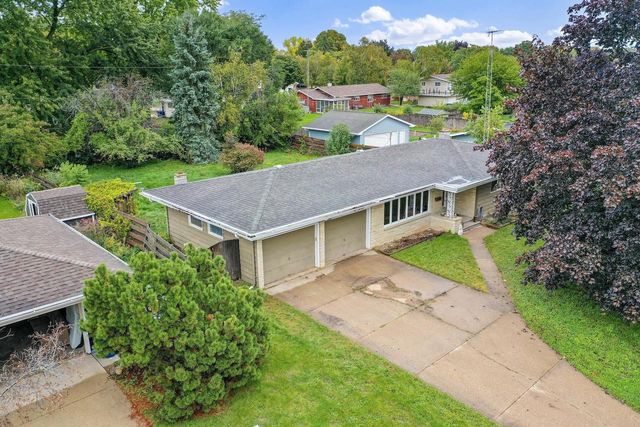 1530 W 7TH AVENUE, Oshkosh, WI 54902