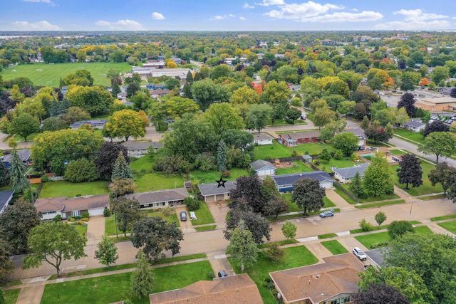 1530 W 7TH AVENUE, Oshkosh, WI 54902