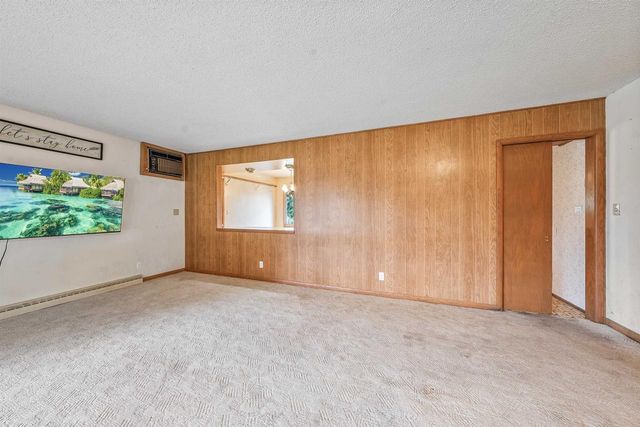 1530 W 7TH AVENUE, Oshkosh, WI 54902