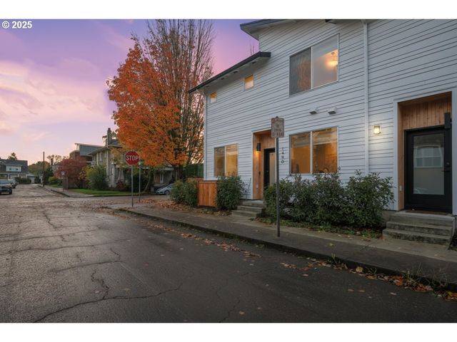 1490 Se IVON St, Portland, OR 97202