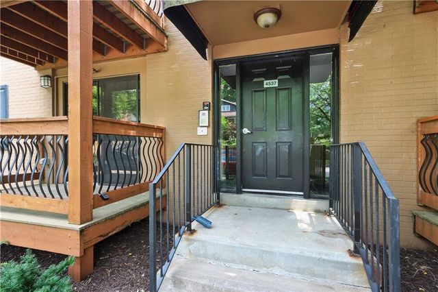 4537 Holly Street 205, Kansas City, MO 64111