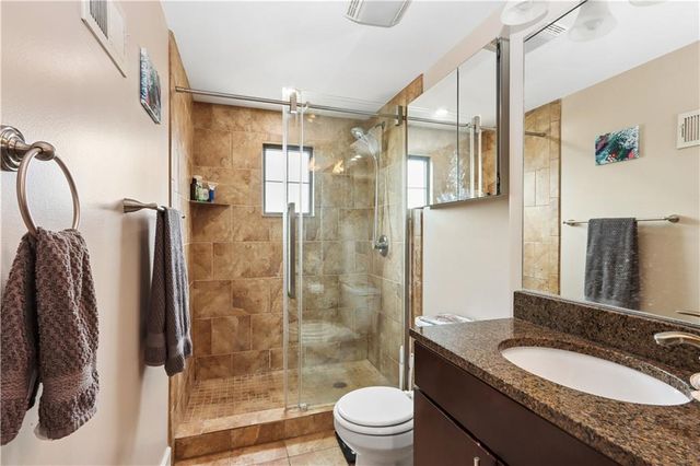 4537 Holly Street 205, Kansas City, MO 64111