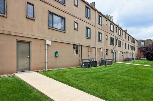 4537 Holly Street 205, Kansas City, MO 64111