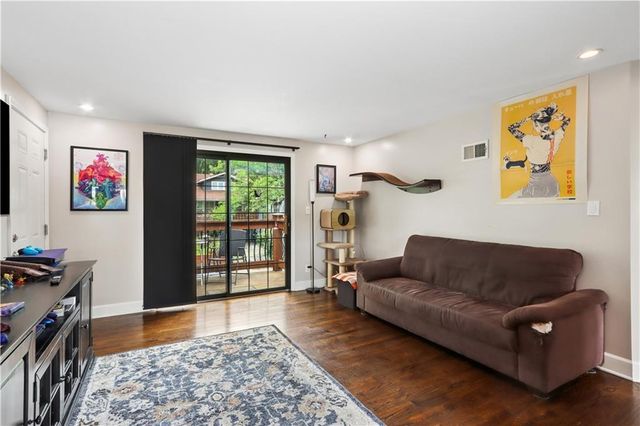 4537 Holly Street 205, Kansas City, MO 64111