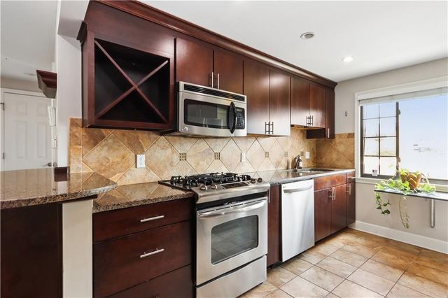 4537 Holly Street 205, Kansas City, MO 64111