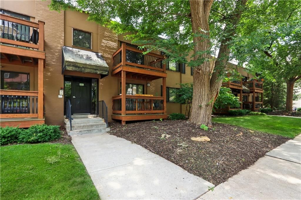 4537 Holly Street 205, Kansas City, MO 64111