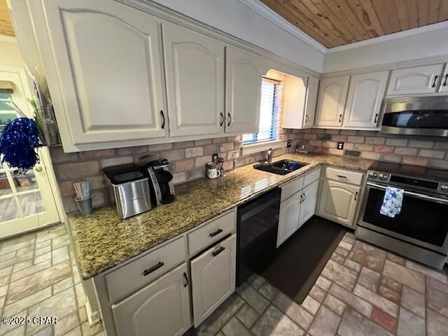 711 Bluefish Drive, Panama City, FL 32408