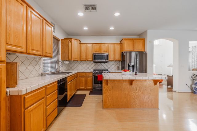 573 Veneto Court, Tracy, CA 95377