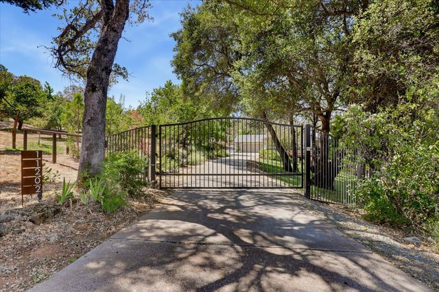 11202 Oak Canyon Dr., Penn Valley, CA 95946