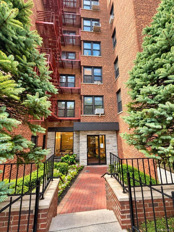 8423 Manton Street 5E, Briarwood, NY 11435 — exterior
