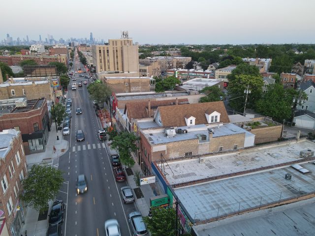 2836 N Milwaukee Avenue, Chicago, IL 60618