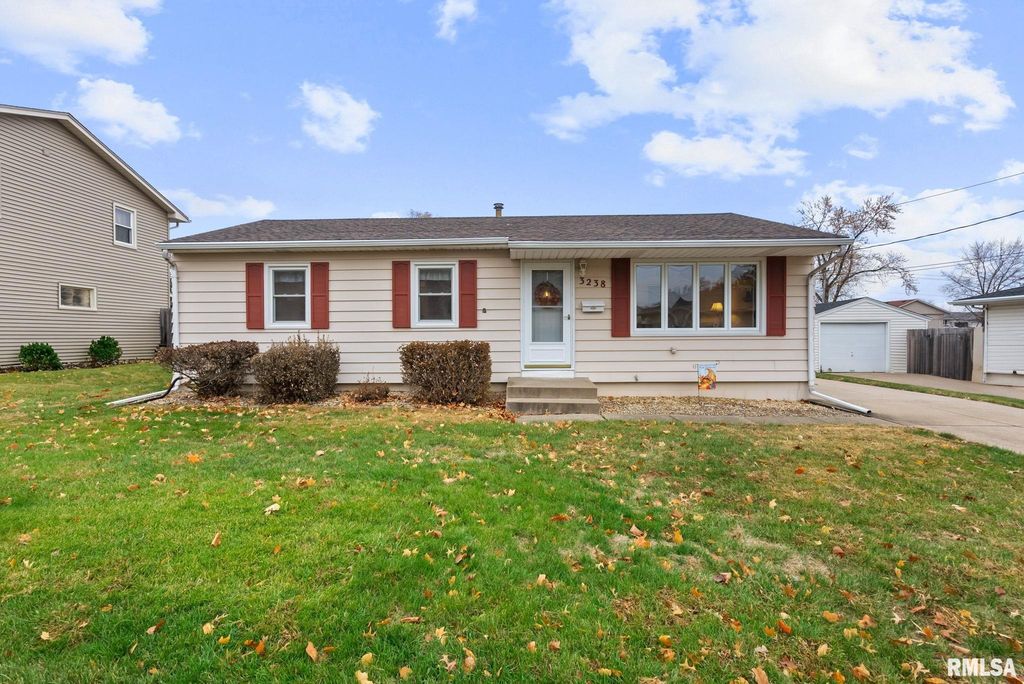 3238 W COLORADO Street, Davenport, IA 52804