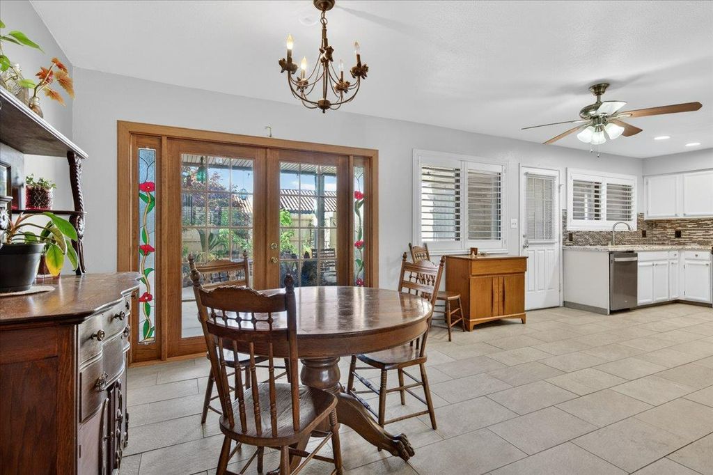 Image 11 of property listing at 1767 W Santa Ana Avenue, Fresno, CA 93705