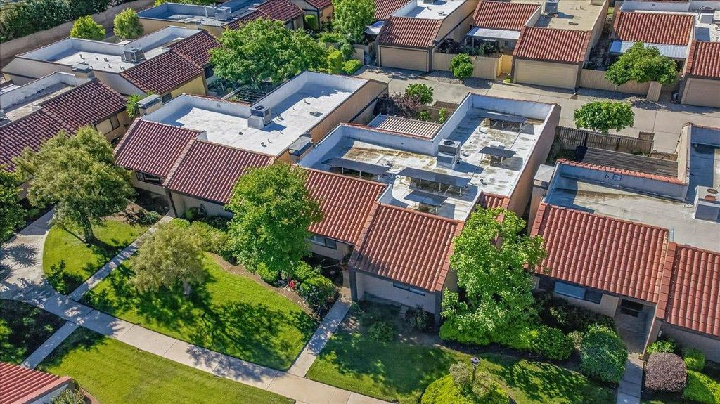Image 35 of property listing at 1767 W Santa Ana Avenue, Fresno, CA 93705