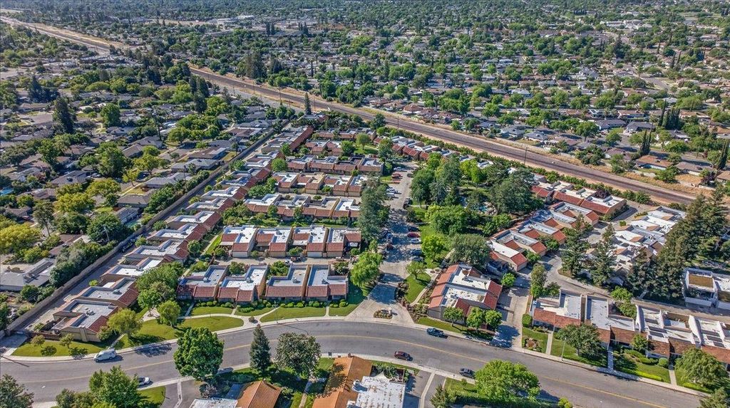 Image 38 of property listing at 1767 W Santa Ana Avenue, Fresno, CA 93705
