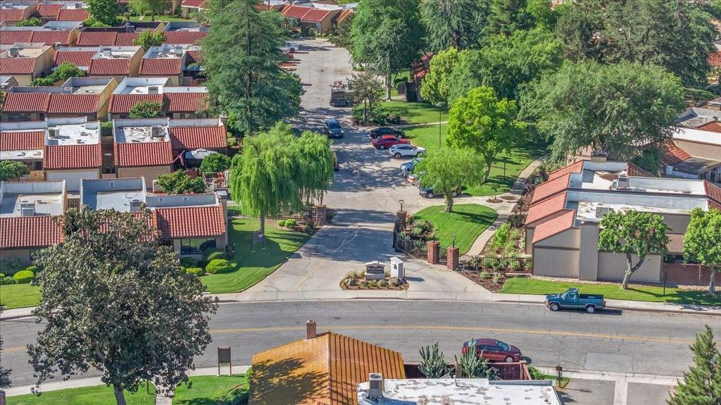 Image 39 of property listing at 1767 W Santa Ana Avenue, Fresno, CA 93705