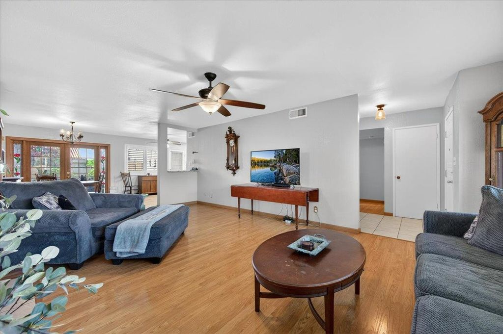 Image 8 of property listing at 1767 W Santa Ana Avenue, Fresno, CA 93705