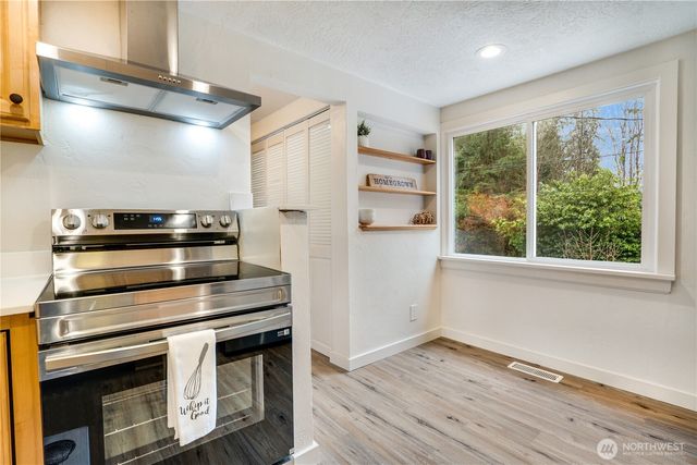 2450 Marine Drive, Bremerton, WA 98312