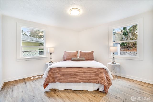 2450 Marine Drive, Bremerton, WA 98312