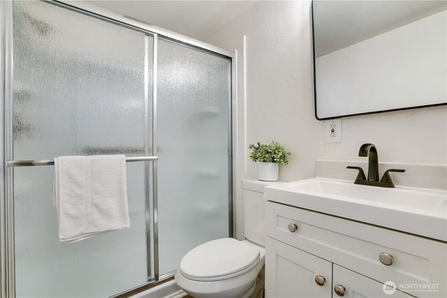 2450 Marine Drive, Bremerton, WA 98312