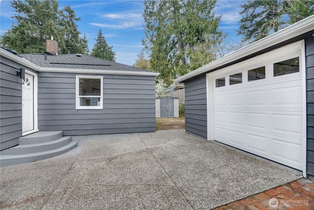 2450 Marine Drive, Bremerton, WA 98312