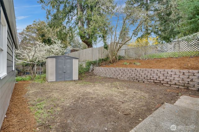 2450 Marine Drive, Bremerton, WA 98312