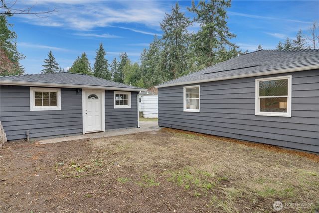 2450 Marine Drive, Bremerton, WA 98312