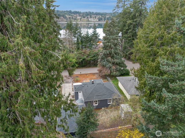 2450 Marine Drive, Bremerton, WA 98312