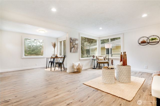 2450 Marine Drive, Bremerton, WA 98312