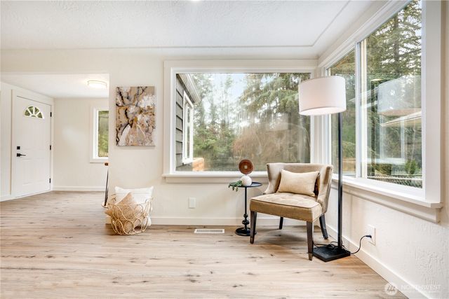 2450 Marine Drive, Bremerton, WA 98312