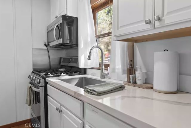 409 W Rainbow, Big Bear City, CA 92314