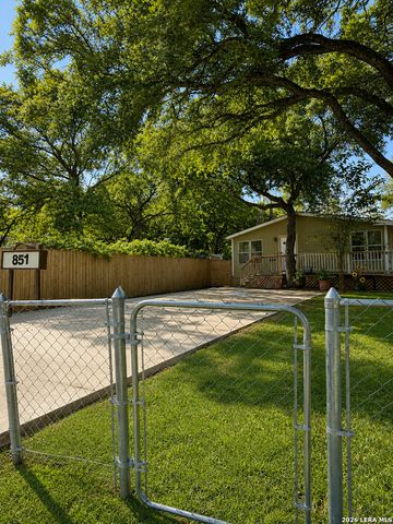 851 REDCLOUD DR, San Antonio, TX 78260