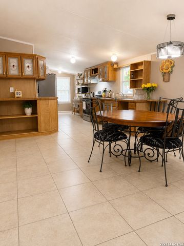 851 REDCLOUD DR, San Antonio, TX 78260
