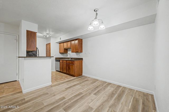 5995 N 78th Street 2012, Scottsdale, AZ 85250