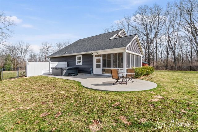 10966 Stakes Road, Greenville, MI 48838