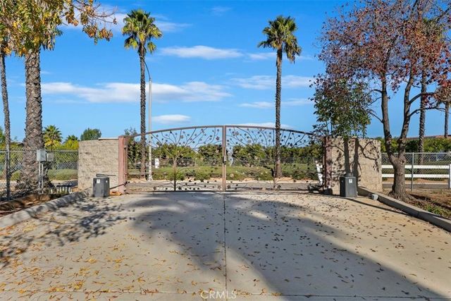 18590 Roberts, Riverside, CA 92508