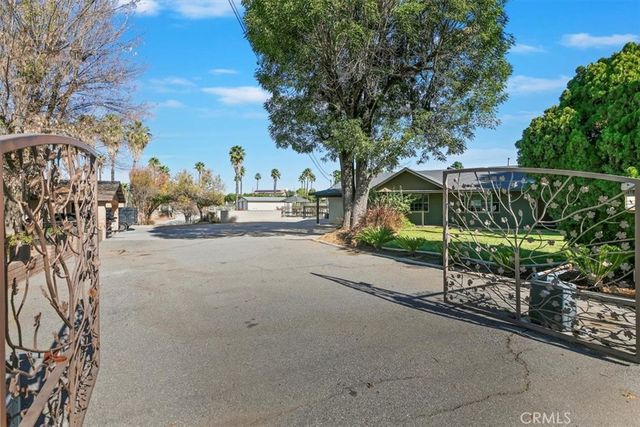 18590 Roberts, Riverside, CA 92508