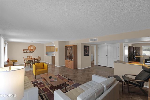 26609 S HOLLYGREEN Drive, Sun Lakes, AZ 85248