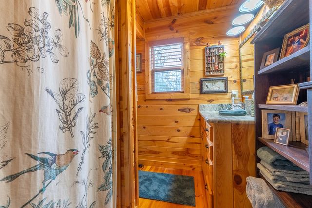 225 Hickory Woods Trail, Murphy, NC 28906