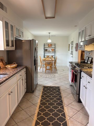 2131 SONNING DR, Germantown, TN 38138