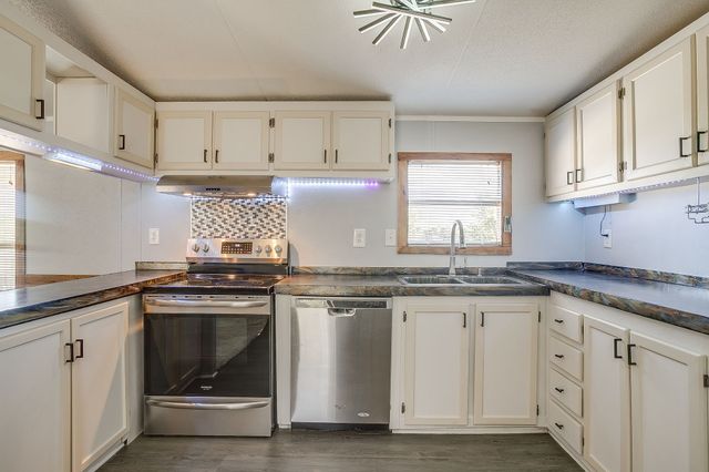 173 Briar Oaks Drive, Azle, TX 76020