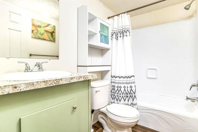 5359 Bodega Dr, Milton, FL 32583