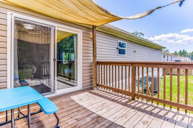 5359 Bodega Dr, Milton, FL 32583