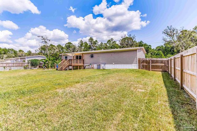 5359 Bodega Dr, Milton, FL 32583