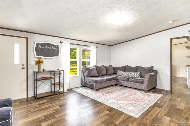 5359 Bodega Dr, Milton, FL 32583