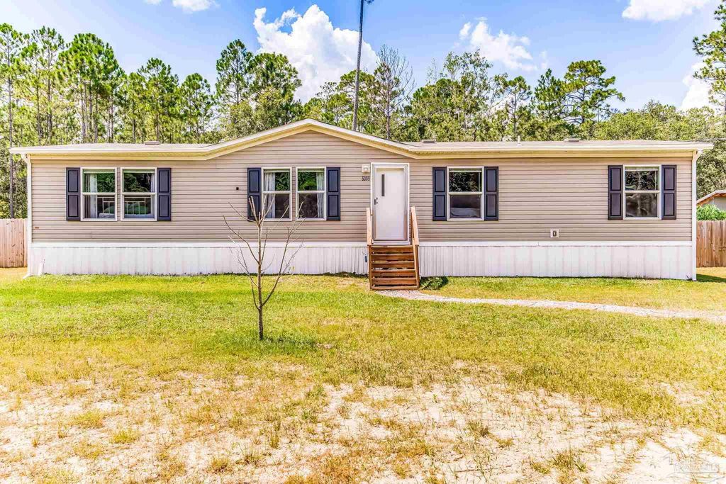 5359 Bodega Dr, Milton, FL 32583
